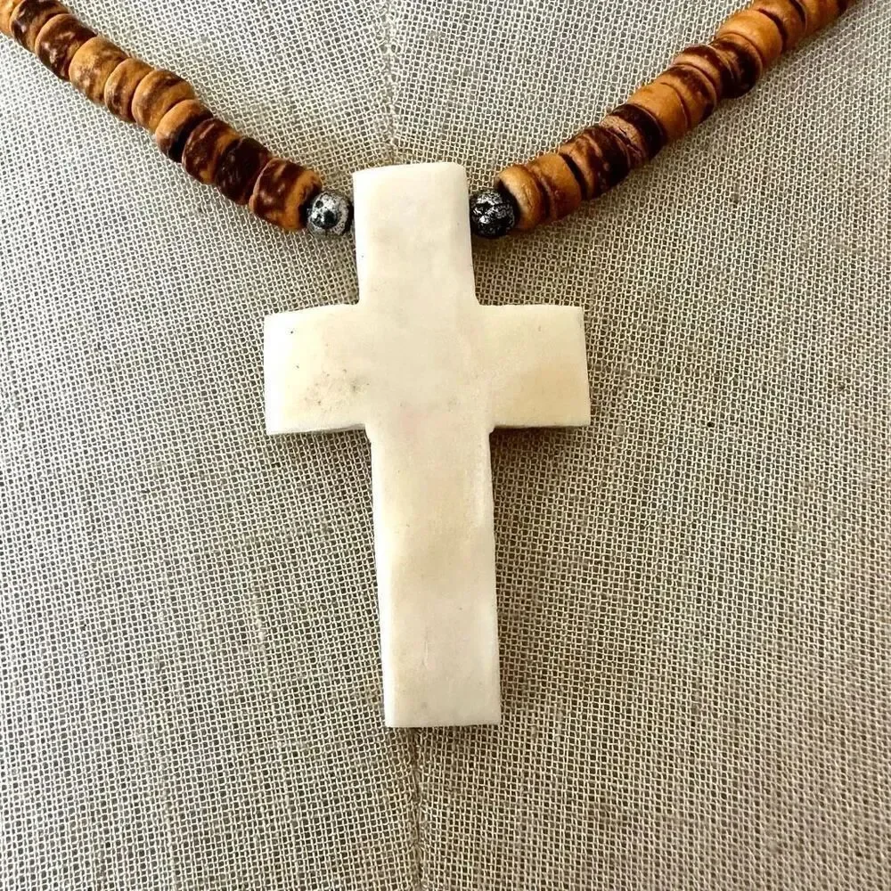 Bone cross coconut shell beaded pendent necklace
